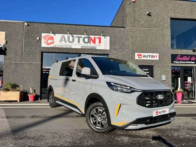 Transit Custom blanc avec sièges déposés